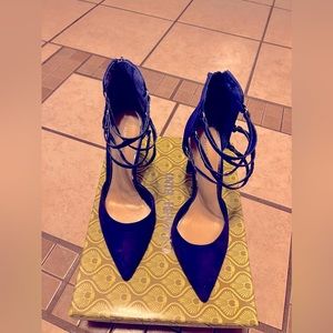 Blue pointed toe heel